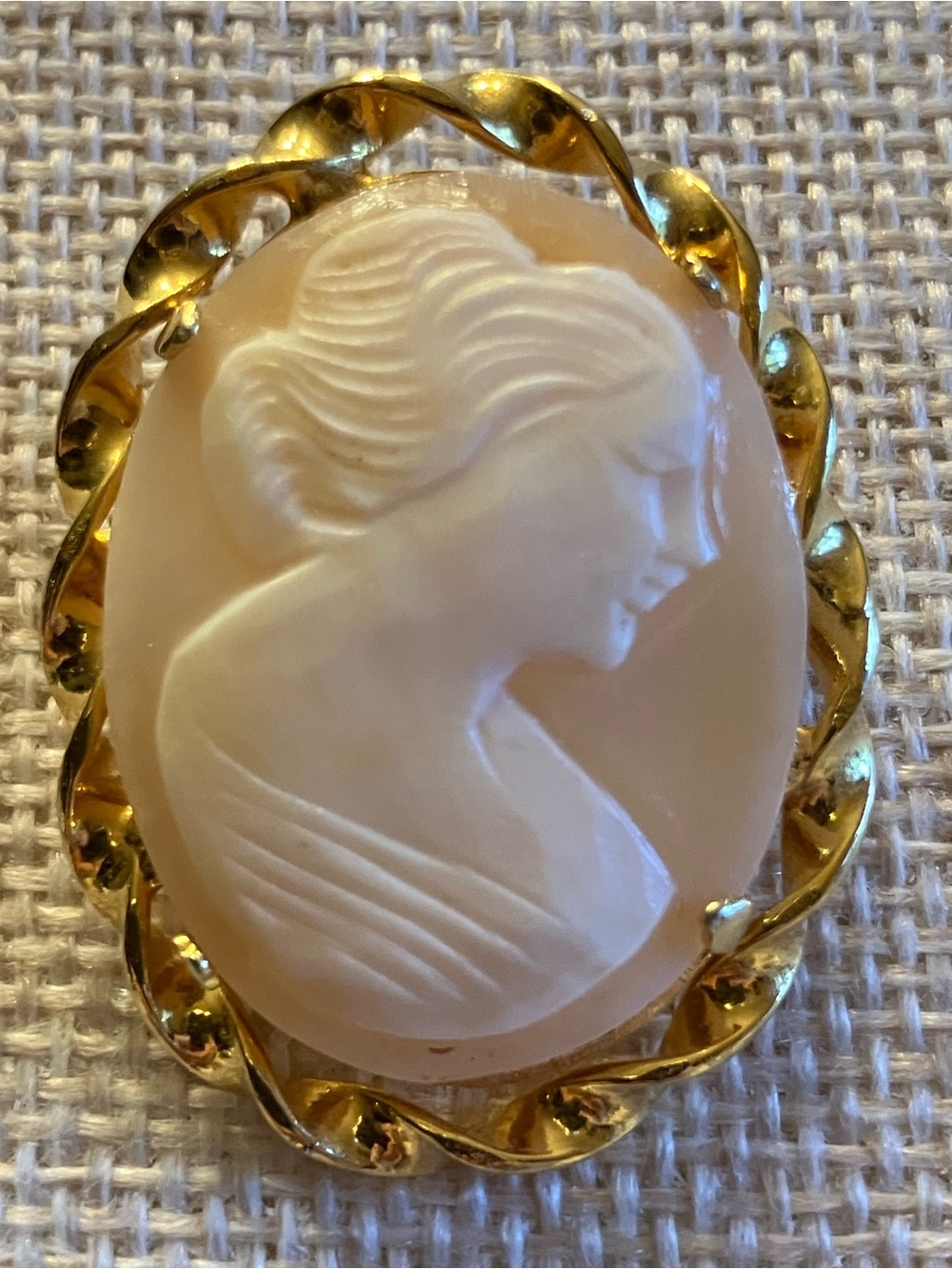She’ll Cameo 1 1/2” Long - Picture 7 of 11